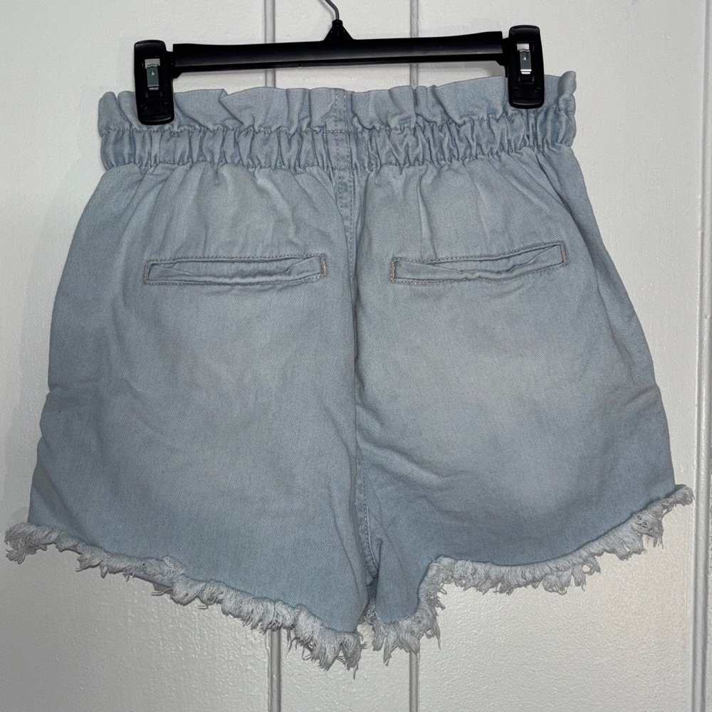 Kensie Light Wash Denim Jean fringe Shorts size 8/29 - Picture 5 of 8